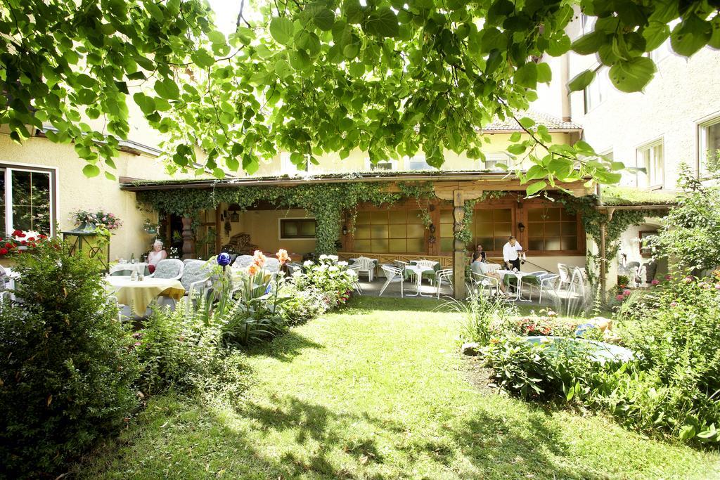Goldener Ochs Bed & Breakfast โกลลิง อันแดร์ ซัลซาค ภายนอก รูปภาพ