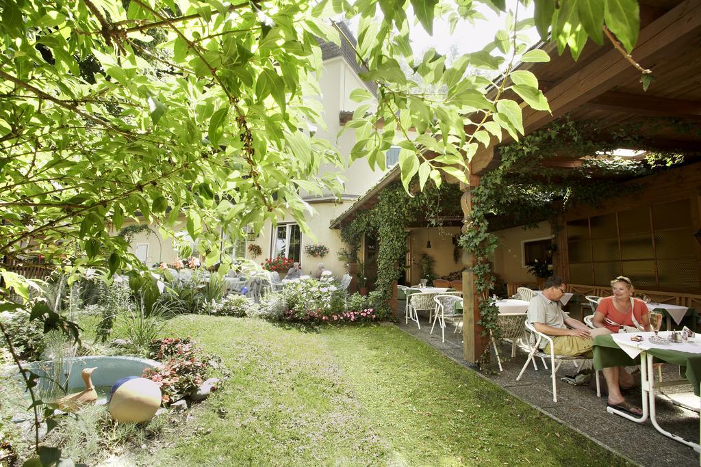 Goldener Ochs Bed & Breakfast โกลลิง อันแดร์ ซัลซาค ภายนอก รูปภาพ