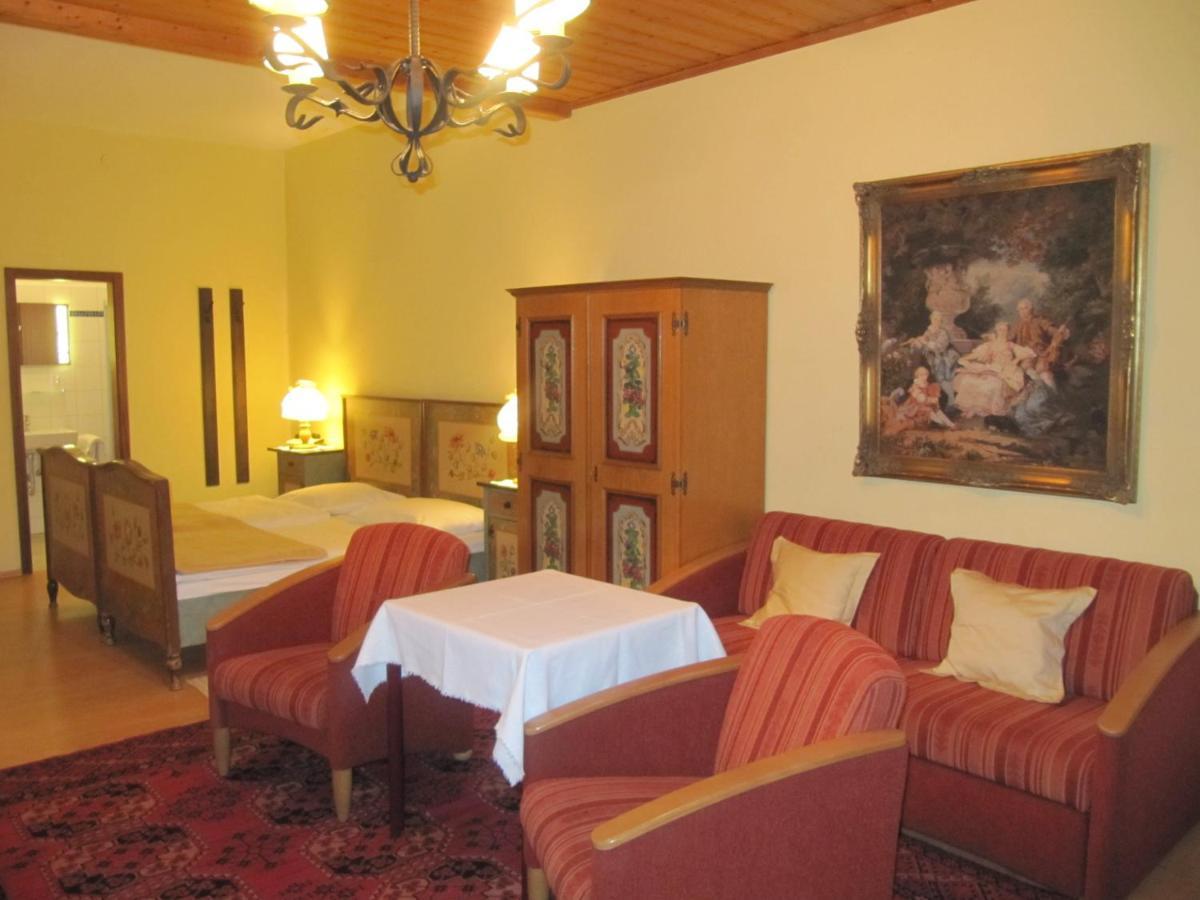 Goldener Ochs Bed & Breakfast โกลลิง อันแดร์ ซัลซาค ภายนอก รูปภาพ