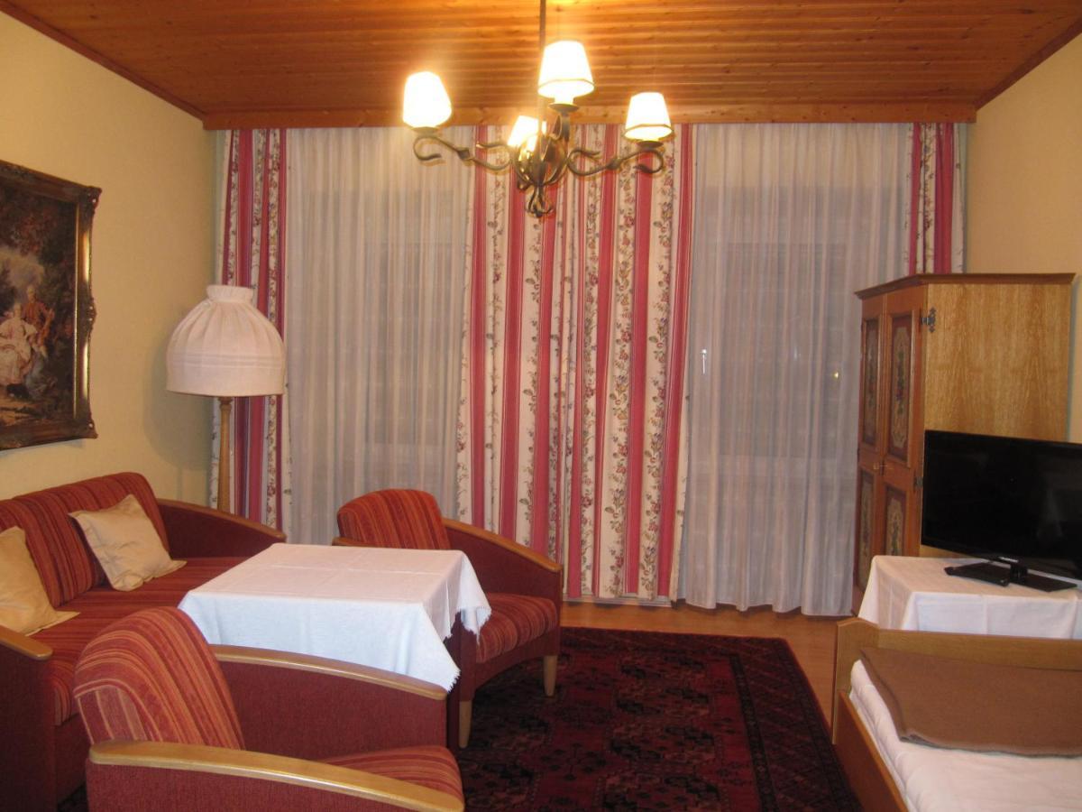 Goldener Ochs Bed & Breakfast โกลลิง อันแดร์ ซัลซาค ภายนอก รูปภาพ